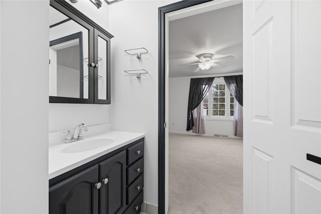115 THORNBERRY DRIV, Ross Twp, PA 15237