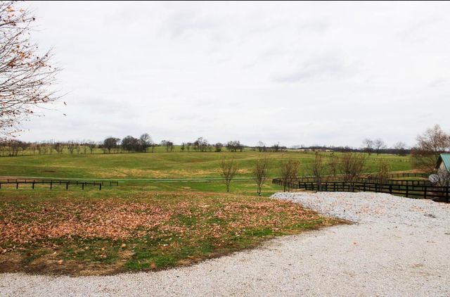 1231 Jackstown Road, Paris, KY 40361