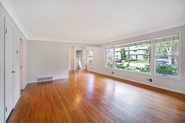 3829 Ewing Avenue S, Minneapolis, MN 55410