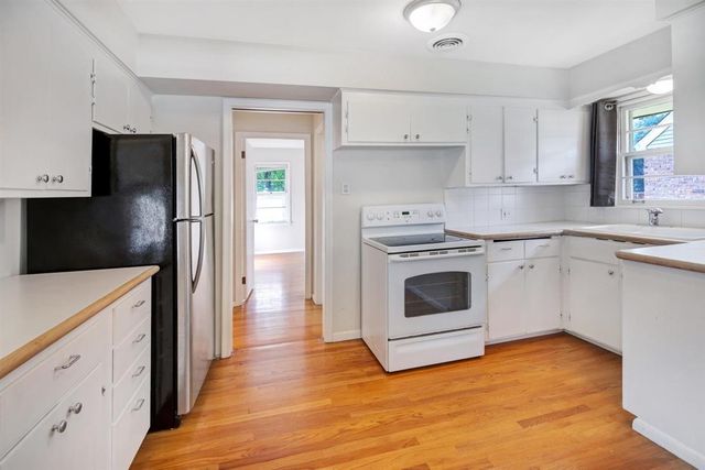 3829 Ewing Avenue S, Minneapolis, MN 55410