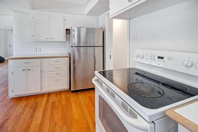 3829 Ewing Avenue S, Minneapolis, MN 55410