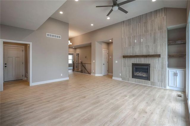 22609 Cole Court, Peculiar, MO 64078