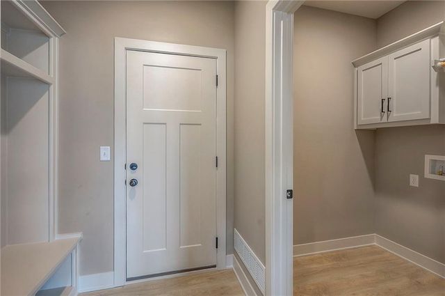 22609 Cole Court, Peculiar, MO 64078