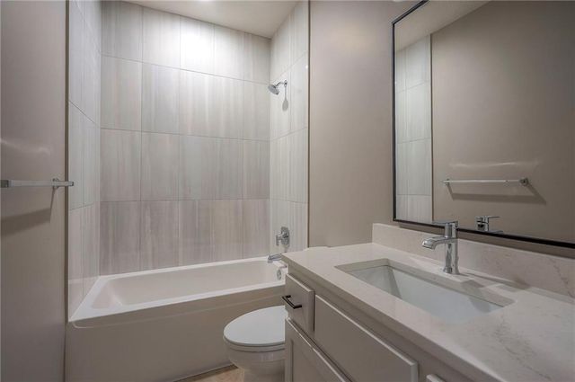 22609 Cole Court, Peculiar, MO 64078