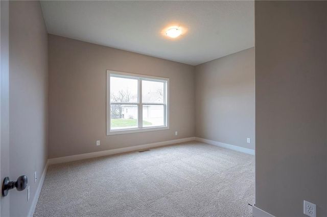 22609 Cole Court, Peculiar, MO 64078