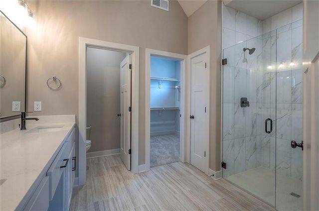 22609 Cole Court, Peculiar, MO 64078