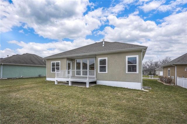22609 Cole Court, Peculiar, MO 64078