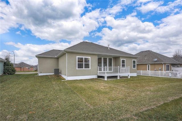 22609 Cole Court, Peculiar, MO 64078