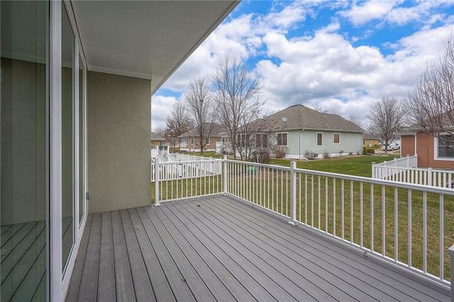 22609 Cole Court, Peculiar, MO 64078