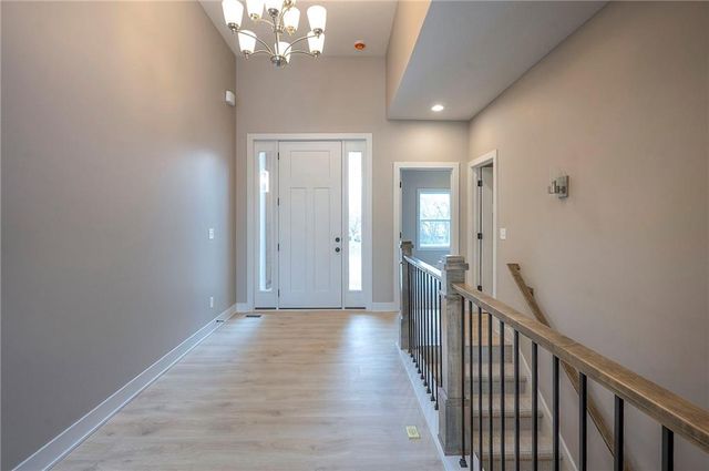 22609 Cole Court, Peculiar, MO 64078