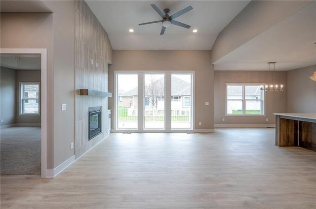 22609 Cole Court, Peculiar, MO 64078