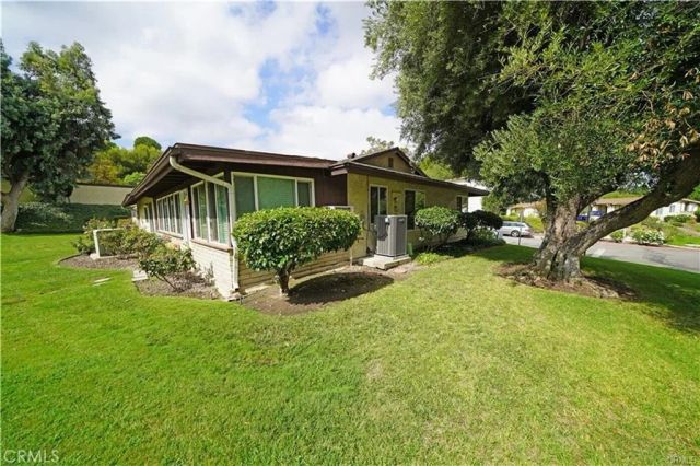 26360 Oakspur A, Newhall, CA 91321