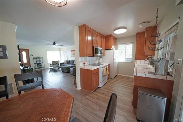 26360 Oakspur A, Newhall, CA 91321