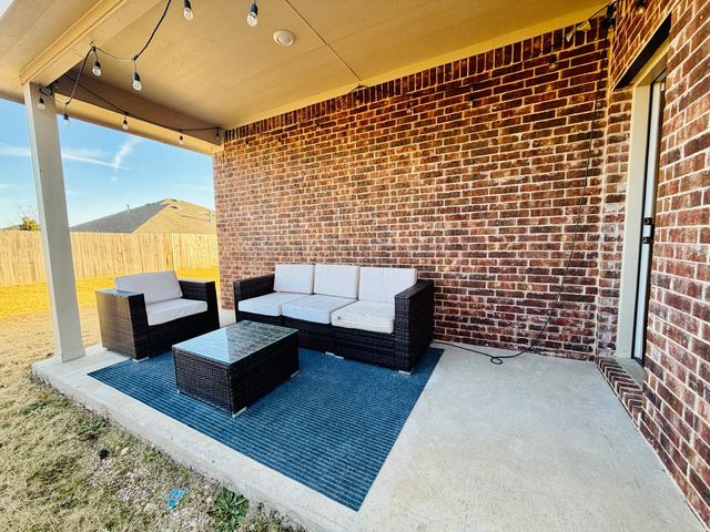 736 Pollyann Trail, Fort Worth, TX 76052