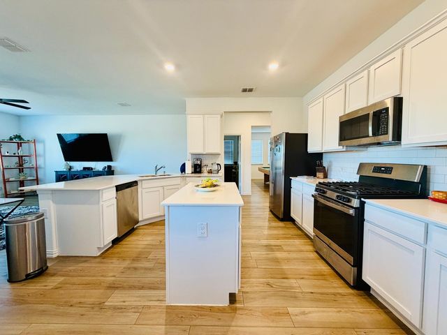 736 Pollyann Trail, Fort Worth, TX 76052