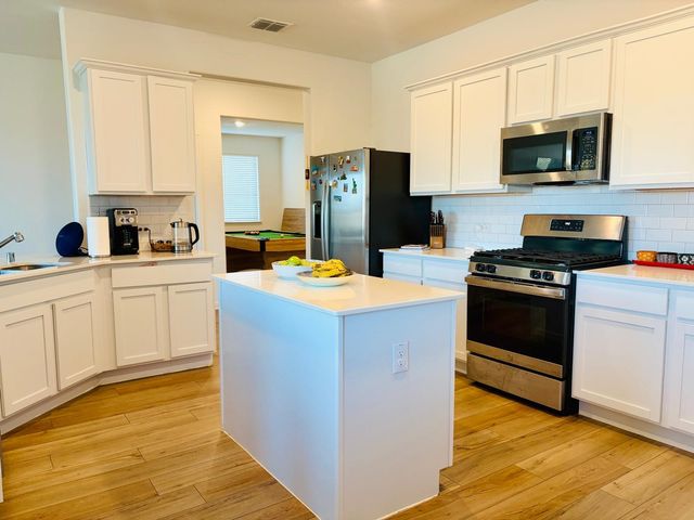 736 Pollyann Trail, Fort Worth, TX 76052