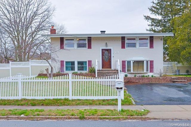 376 Magnolia Drive, Selden, NY 11784