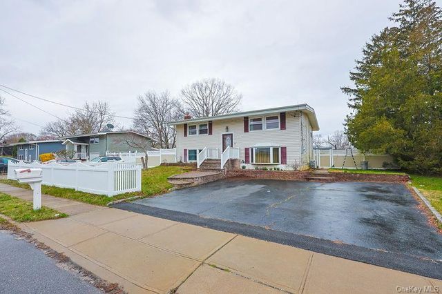 376 Magnolia Drive, Selden, NY 11784