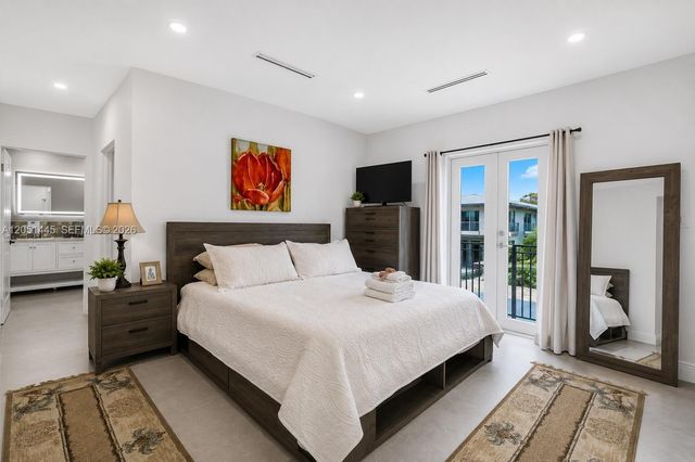 1636 SW 9th Street, Miami, FL 33135