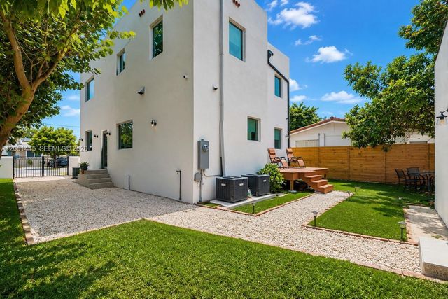 1636 SW 9th Street, Miami, FL 33135