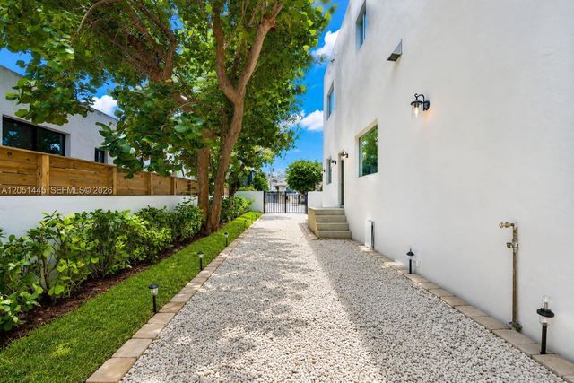 1636 SW 9th Street, Miami, FL 33135