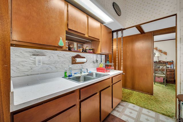 1681 N 33rd Road, Ottawa, IL 61350