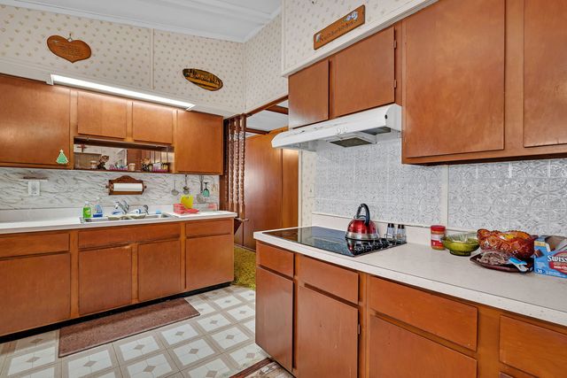 1681 N 33rd Road, Ottawa, IL 61350