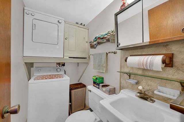 1681 N 33rd Road, Ottawa, IL 61350