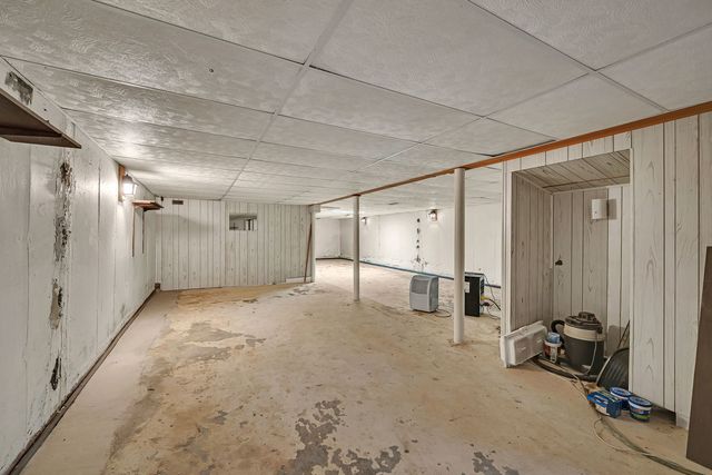 1681 N 33rd Road, Ottawa, IL 61350