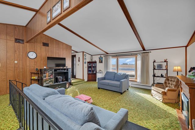 1681 N 33rd Road, Ottawa, IL 61350