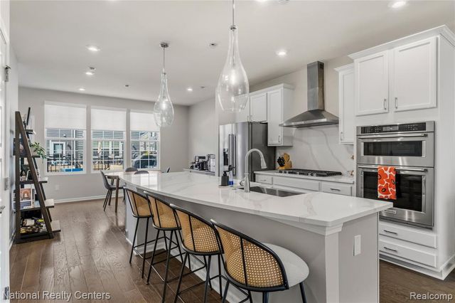 212 S Sydney Court, Plymouth, MI 48170