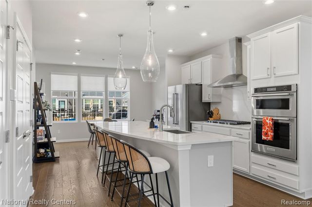 212 S Sydney Court, Plymouth, MI 48170