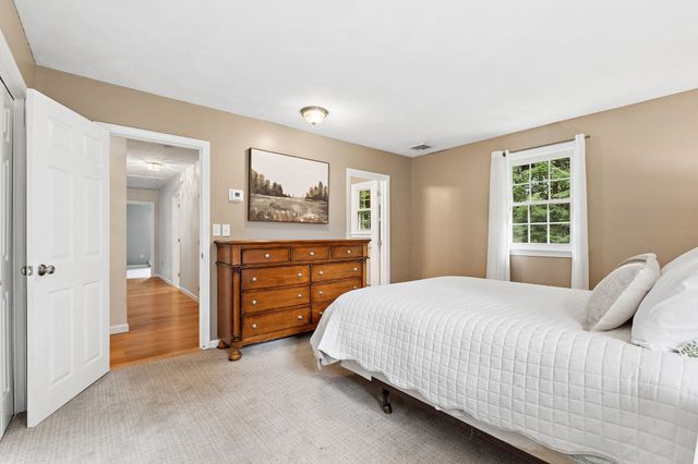 272 Mill St, Holliston, MA 01746