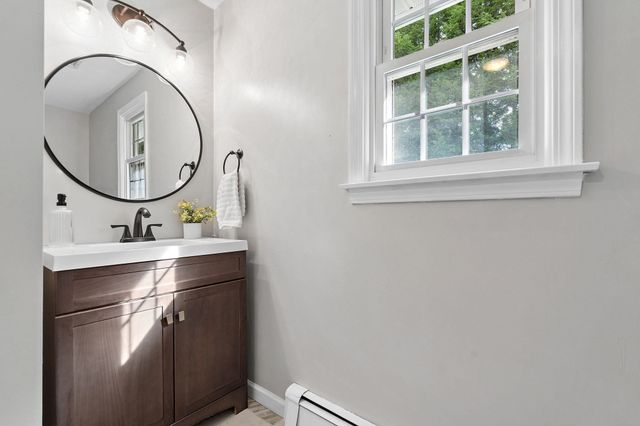 272 Mill St, Holliston, MA 01746