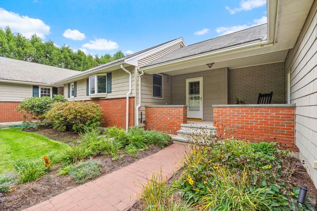 272 Mill St, Holliston, MA 01746