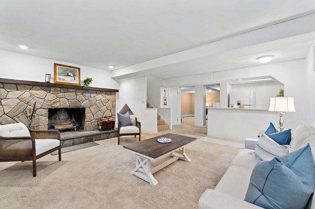 272 Mill St, Holliston, MA 01746