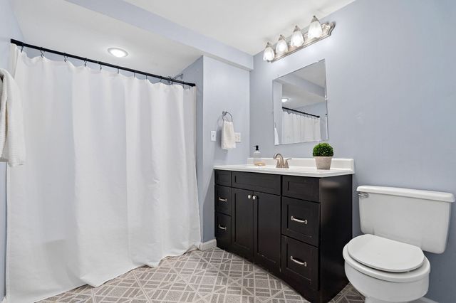 272 Mill St, Holliston, MA 01746