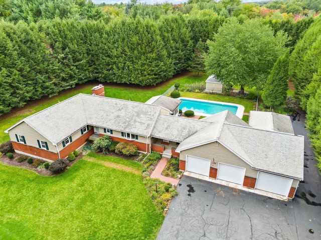 272 Mill St, Holliston, MA 01746