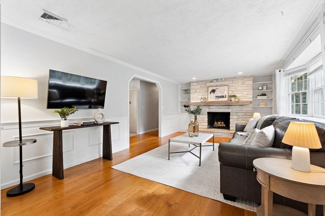 272 Mill St, Holliston, MA 01746