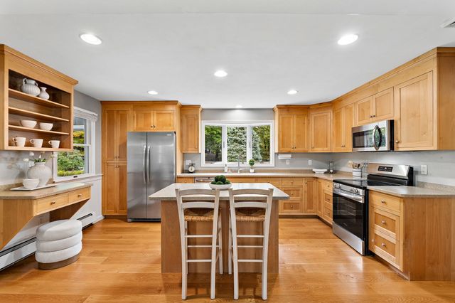 272 Mill St, Holliston, MA 01746