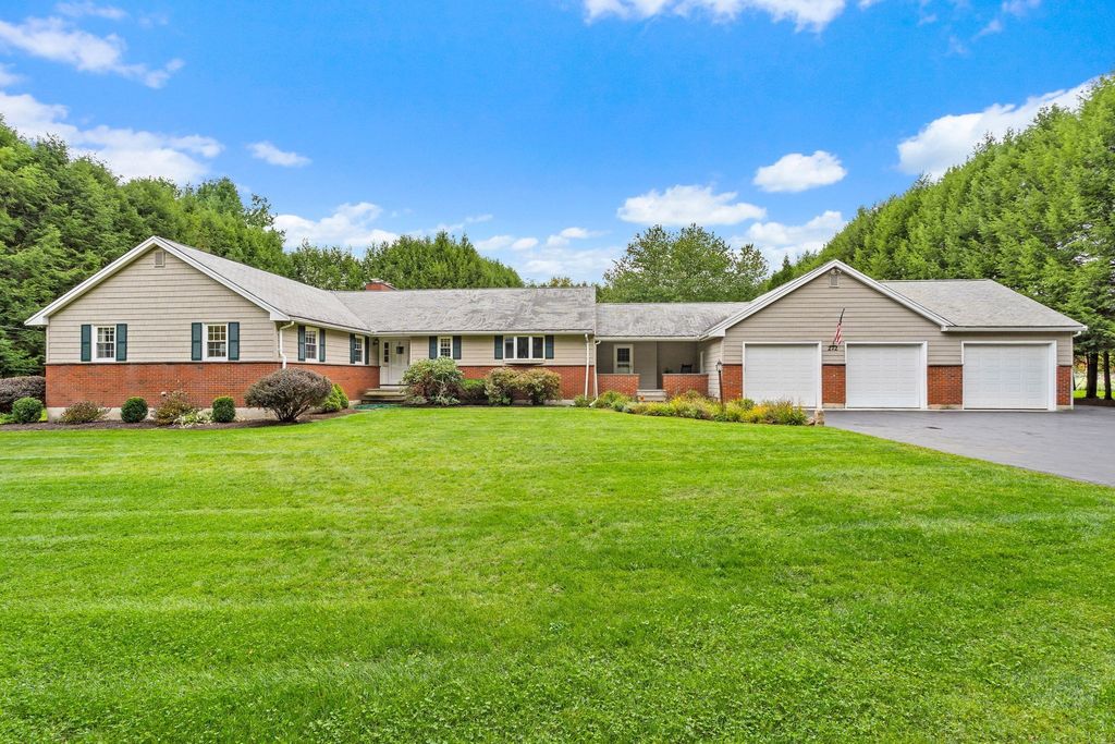 272 Mill St, Holliston, MA 01746