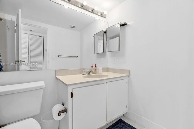 7601 E Treasure Dr 1522, North Bay Village, FL 33141