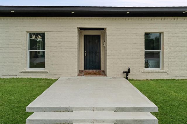 8655 Tilgham Street, Houston, TX 77029