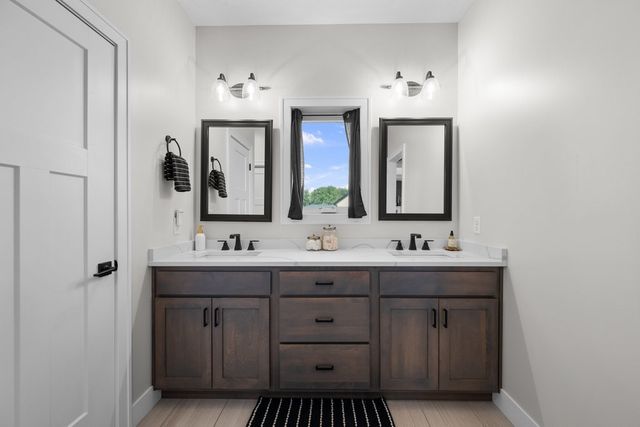 493 MASON Drive, Riverdale, IA 52722