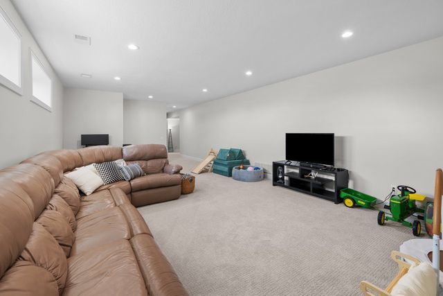 493 MASON Drive, Riverdale, IA 52722