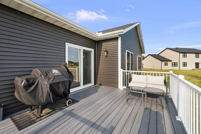 493 MASON Drive, Riverdale, IA 52722
