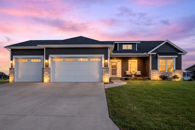 493 MASON Drive, Riverdale, IA 52722
