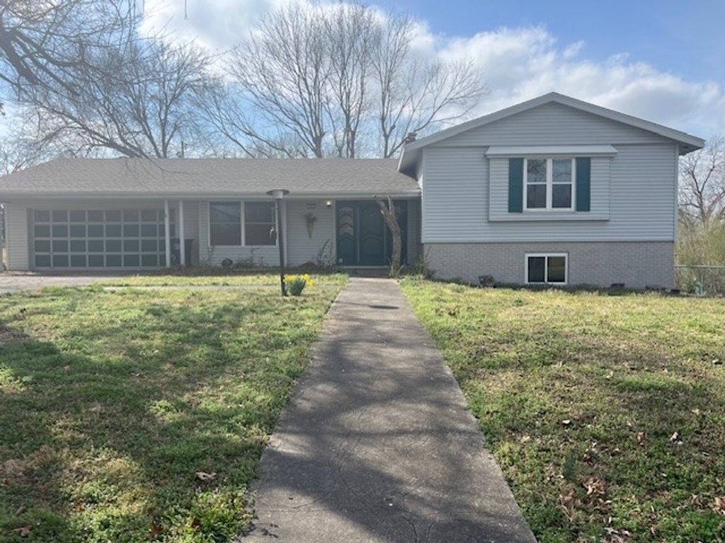 304 Battle Street, Prairie Grove, AR 72753