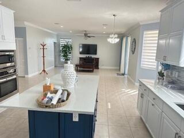 550 Cypress Crossing, Wellington, FL 33414