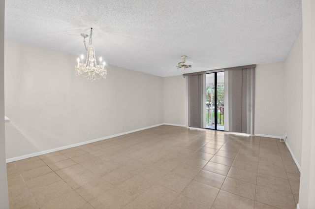 5100 Las Verdes Circle 215, Delray Beach, FL 33484